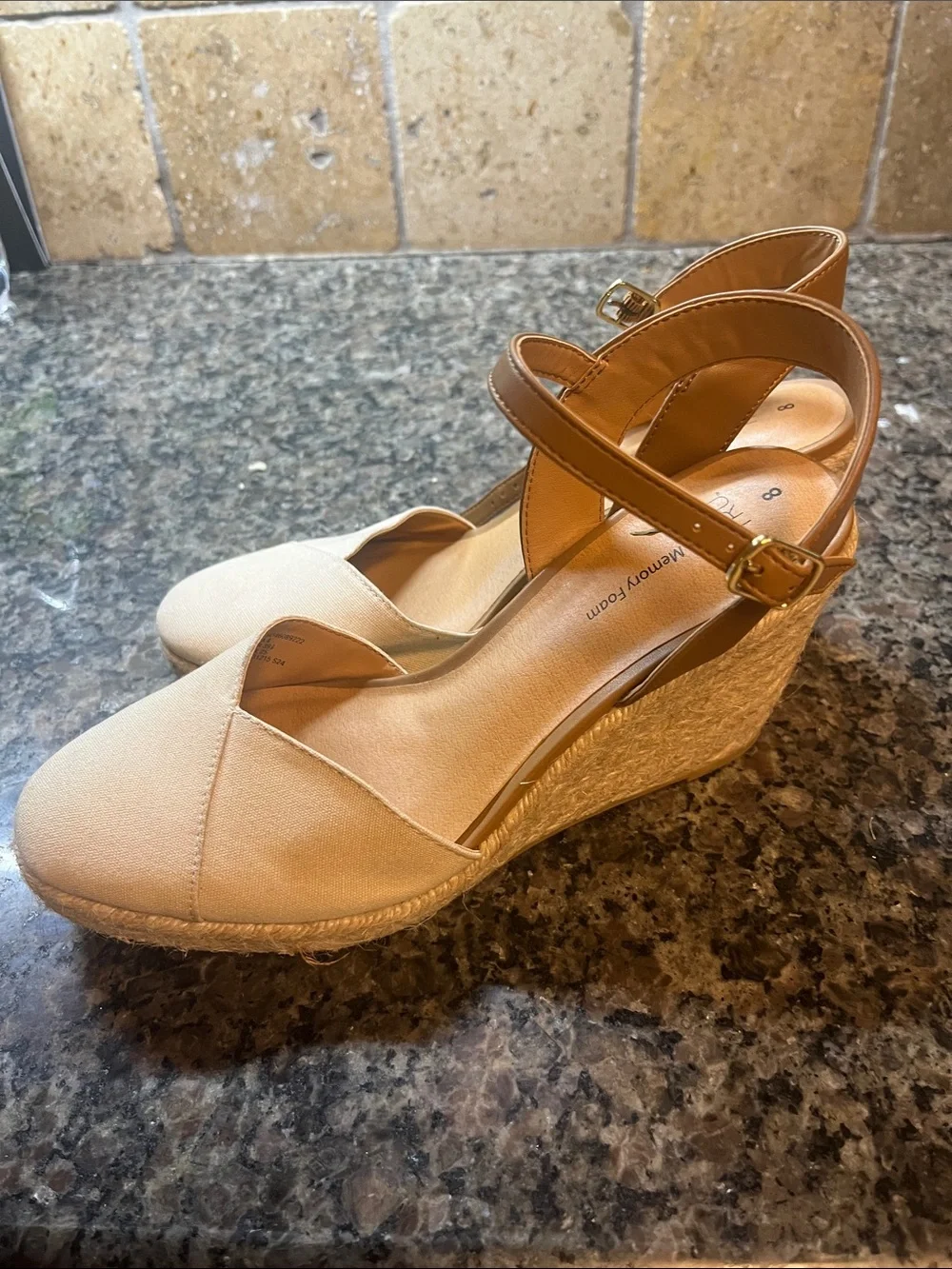 Time and Tru Cream/light tan wedge espadrilles 8